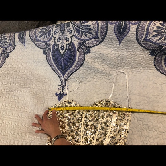 This is an exquisite gown. It’s ready for dancing. - Picture 6 of 8